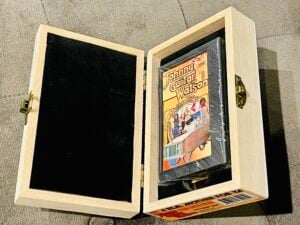 DCC - Johnny Guitar Watson - Guitar Box open